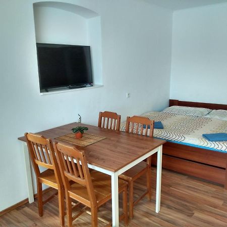 Apartments U Cara チェスケー・ブジェヨヴィツェ エクステリア 写真